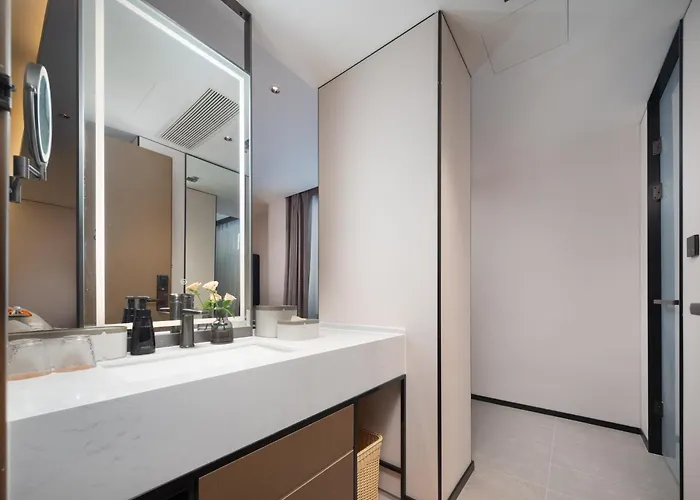 Atour Hotel Dalian Xinghai Square Zhongshan Road