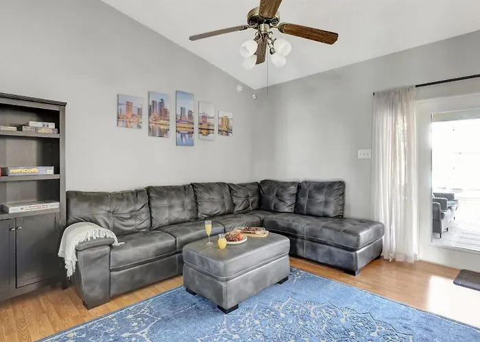 Stunning Heated Pool House For 10 In Brandon, Fl