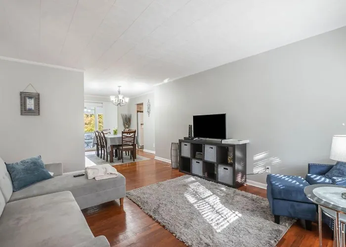Ashwood Arbor 3 Bed 2 Bath Sleeps 8