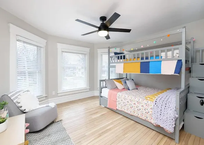 Walk To Highland Square, Sleeps 8