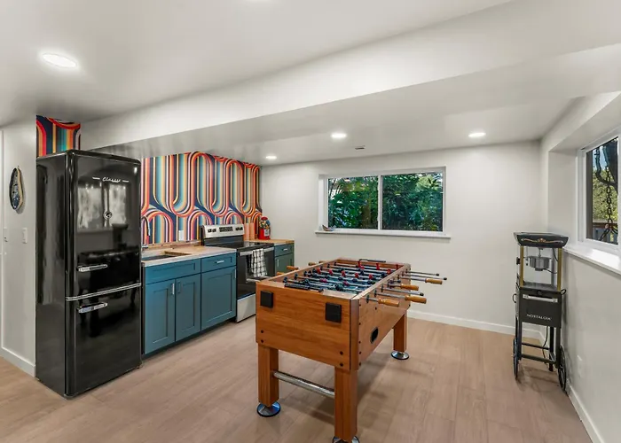 Glenwood Springs Mountain Getaway With Hot Tub And Riverfront