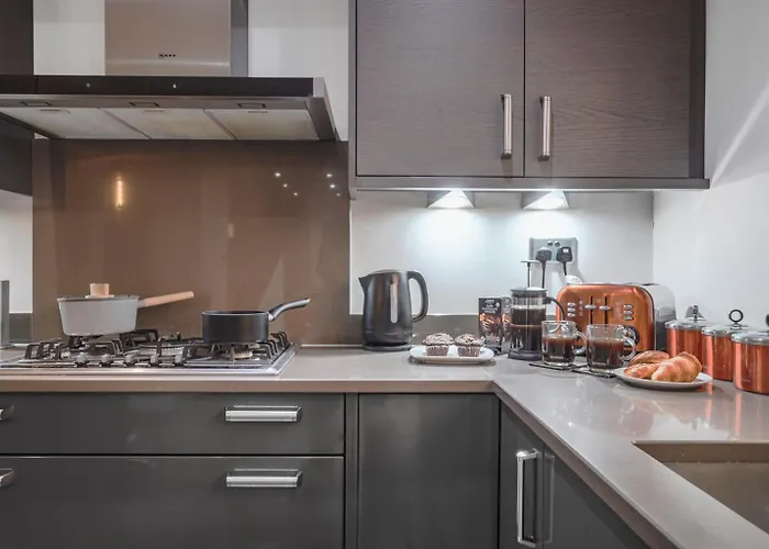 4 Bedroom 6 Beds 3 Bath Ps4, Pool Table Parking X4 Close To Legoland & Windsor
