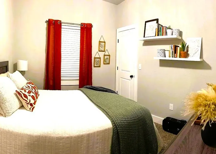 Mins To Granbury Med Ctr, Mins To Lake, Firepit, Stunning Modern Kitchen