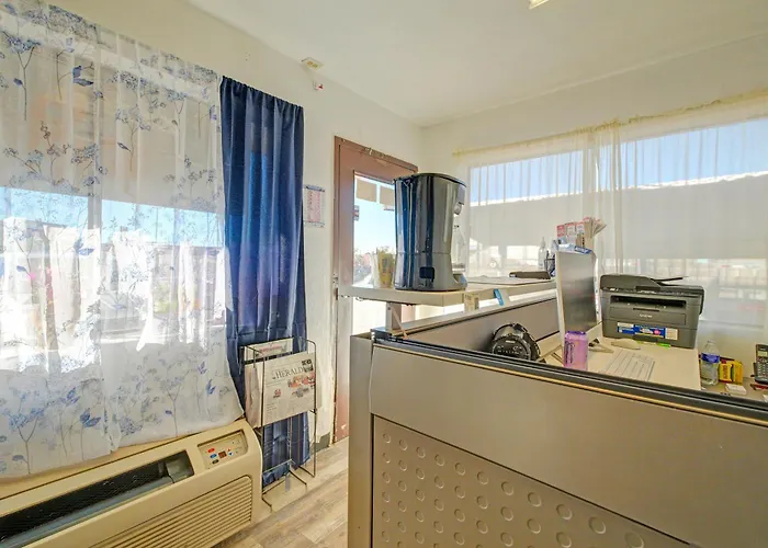 Motel 10
