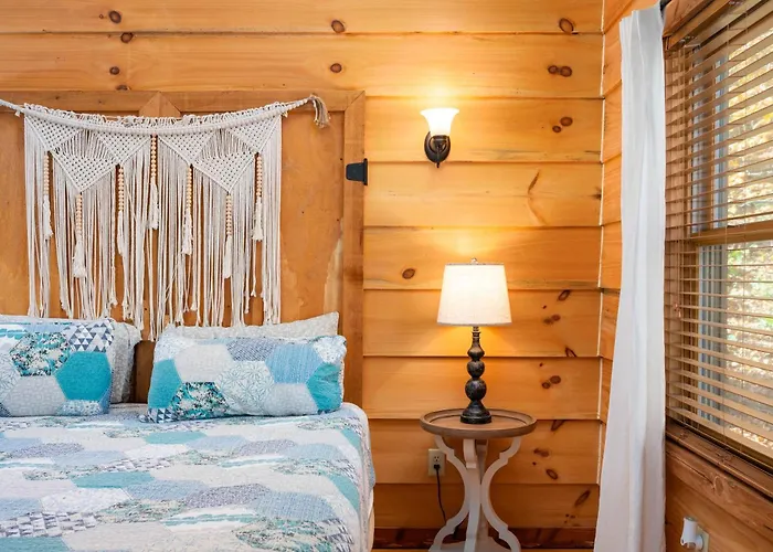 The Treehouse At The Rustic Retreat