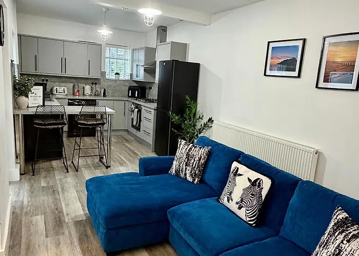 The Seaside Snug
