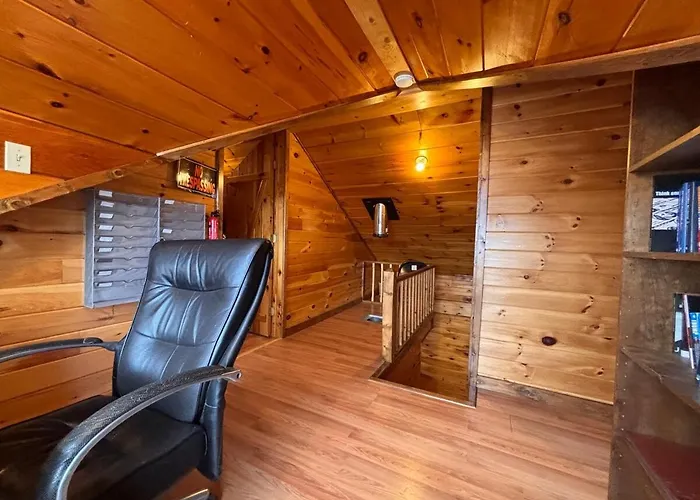 Cute 3 Bedroom Cabin On A Farm