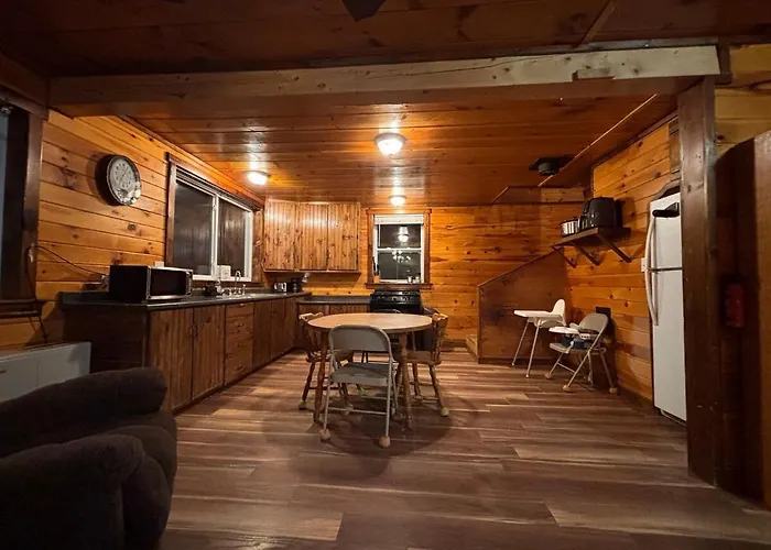 Cute 3 Bedroom Cabin On A Farm