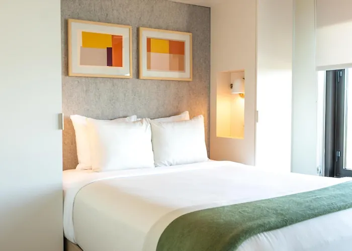 Scout Living Pcm - Placemakr Atlanta, Apartments By Hilton