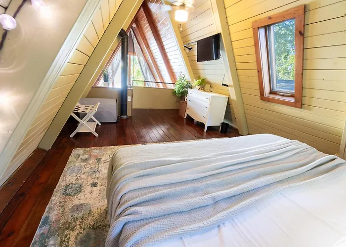 Cozy Lakefront Aframe W Hot Tub & Dock