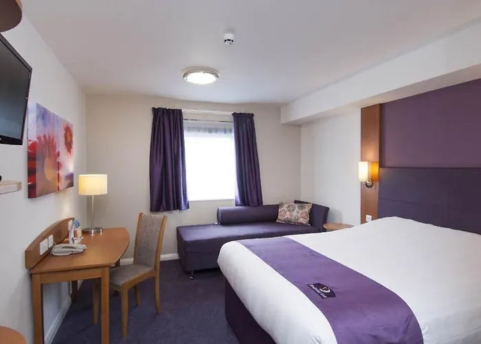 Premier Inn Woking West - A324