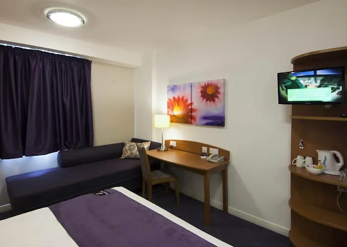Premier Inn Woking West - A324