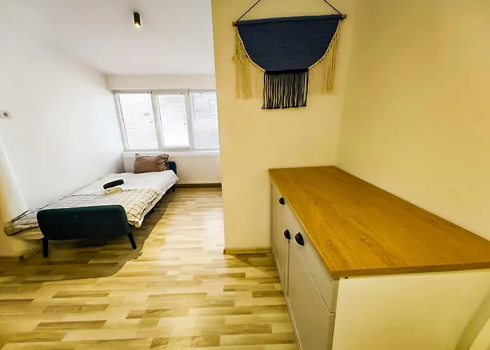 Pura Vida Downtown Tiny Houses Bucharest