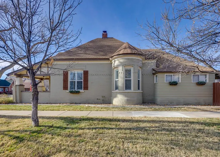 Walk To Dtwn: Colorful Canon City Home W/ Grill!