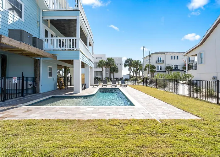 Blue Horizon At Pensacola Beach - Heated Pool, Across Beach Access, Beach Gear, Dog Ok!