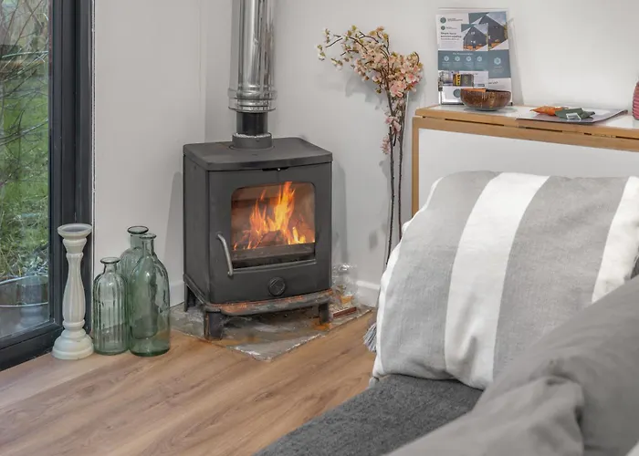 The Cranny, 1 Bedroom House With Indoor Fireplace