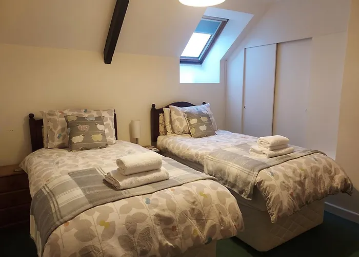 Farm Stay With Six Cottages And Animal Experiences, 30 Minutes To Exmoor & Beaches, Pet Friendly, Seasonal Outdoor Heated Pool, Games Barn, Fast Wifi And Parking