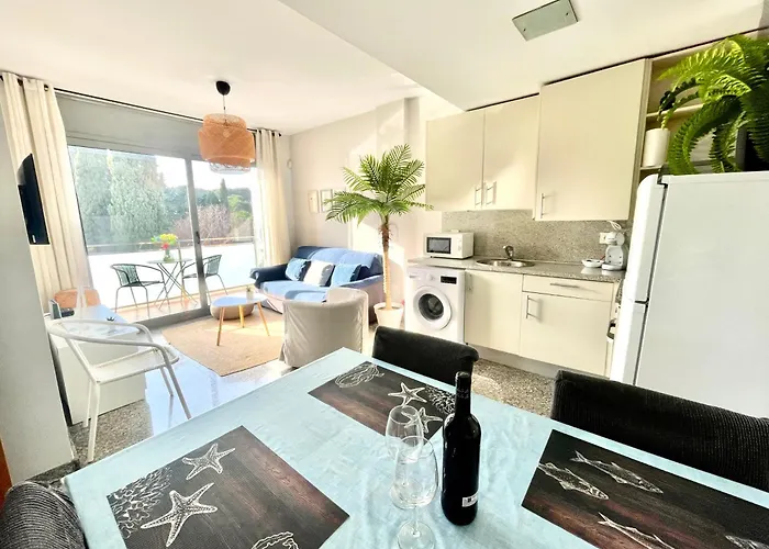 Beach&Pool, Boutique Apartament With Free Parking, Full Equipped In Fenals Beach