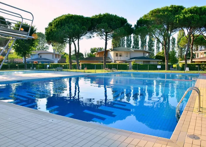 Holiday Flat With Tennis Courts And Swimming Pools