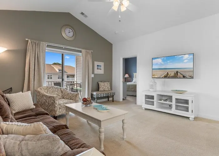 Stylish Barefoot Golf Condo With Pool Access