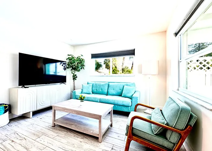 2Bd 1Ba Sunset 2 3Mins To Beach!