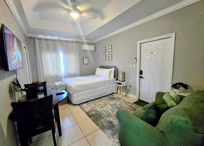 Cozy Green Apartment