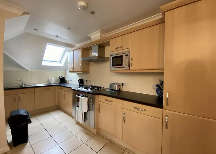 Stylish Bracknell Top Floor Apartment