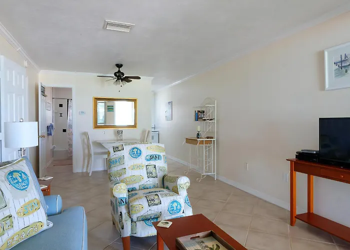 Pet-Friendly And Really Close To Beach!