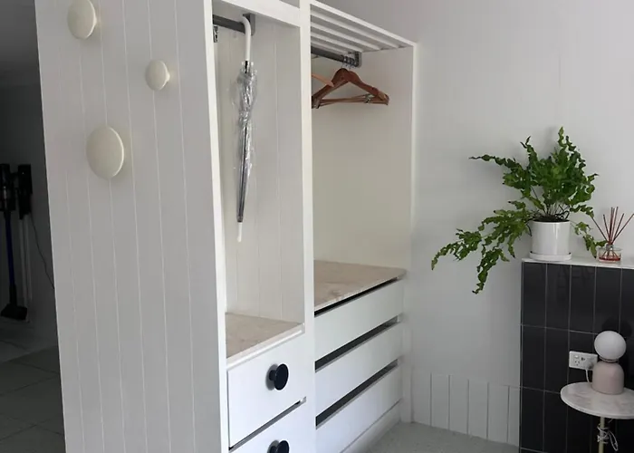 Mediterranean Studio & Garden View Private Pet Friendly