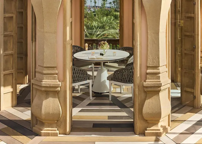 Santa Catalina, A Royal Hideaway Hotel - Gran Lujo