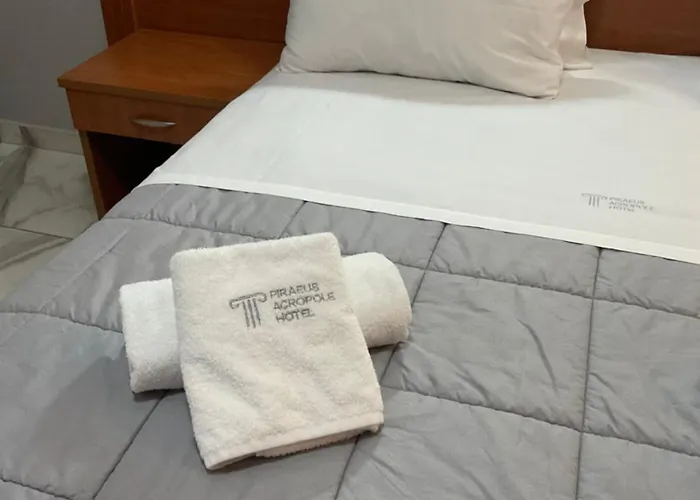 Piraeus Acropole Hotel