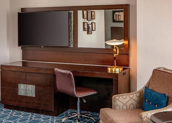 Hotel Adagio, Autograph Collection