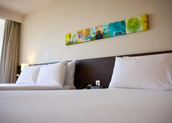 Cairns Harbourside Hotel