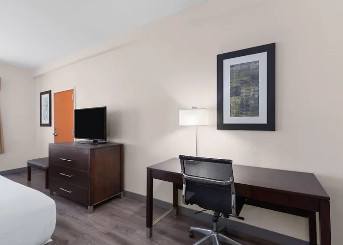 Wingate By Wyndham Destin