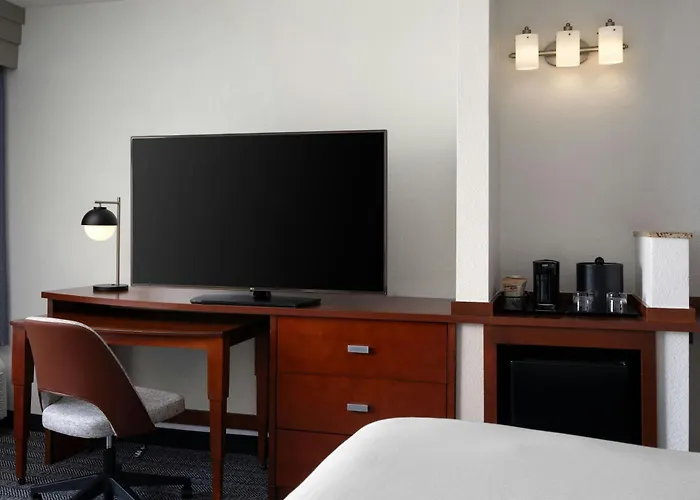 Courtyard Fort Myers At I-75 And Gulf Coast Town Center