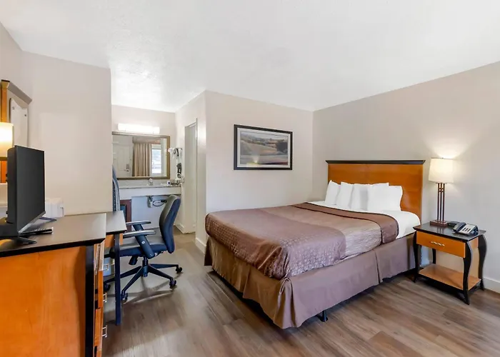 Rodeway Inn At Nevada State Capitol