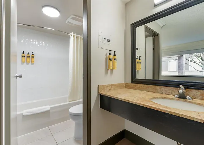 Best Western Plus Burnaby Hotel