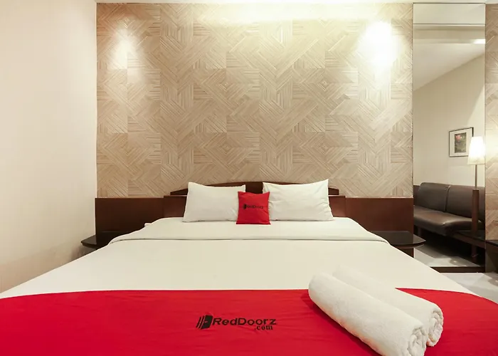Reddoorz Plus @ Cipaganti Street 3