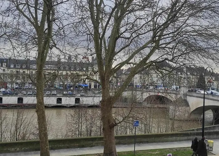 Hôtel de Flandre Centre-Ville, vue Oise