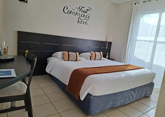 Logis Hotel Synaya