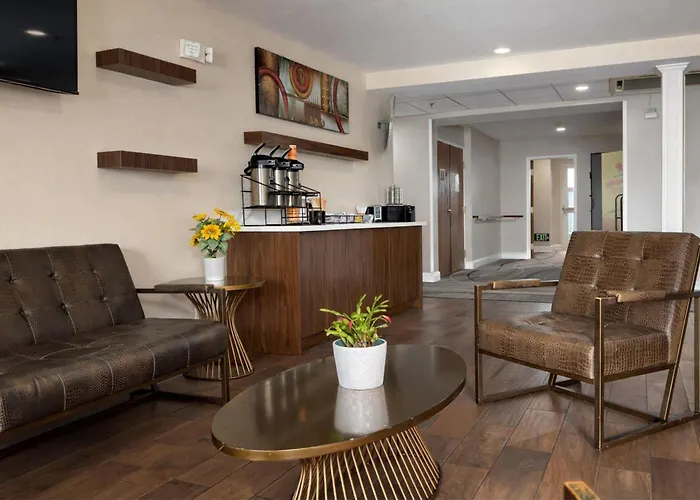 Econo Lodge Inn&Suites Santa Rosa South