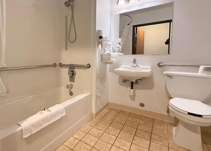 Westwood Inn & Suites Kimball I 90