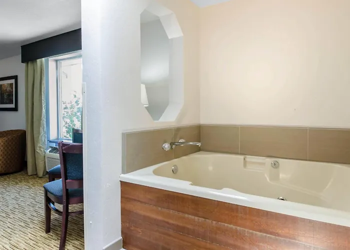 Comfort Inn & Suites Ashland