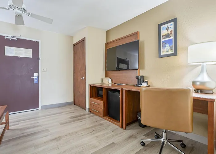 Comfort Inn & Suites Montgomery East Carmichael Rd