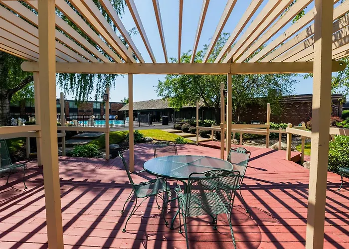 Fireside Inn&Suites Portland