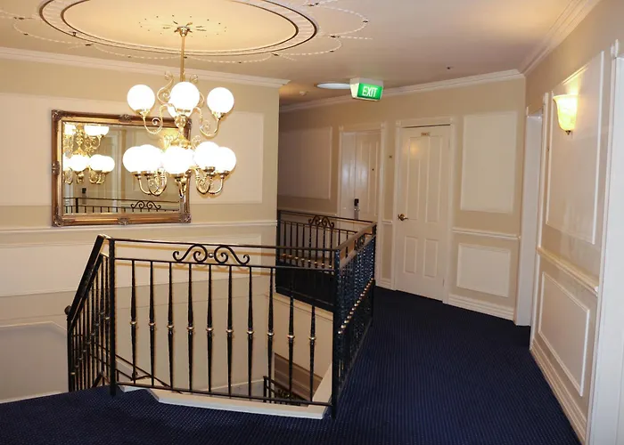 Canterbury International Hotel