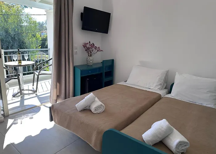 Three Stars Beach Hotel