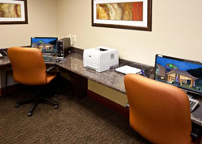 Holiday Inn Express & Suites Ripley By Ihg