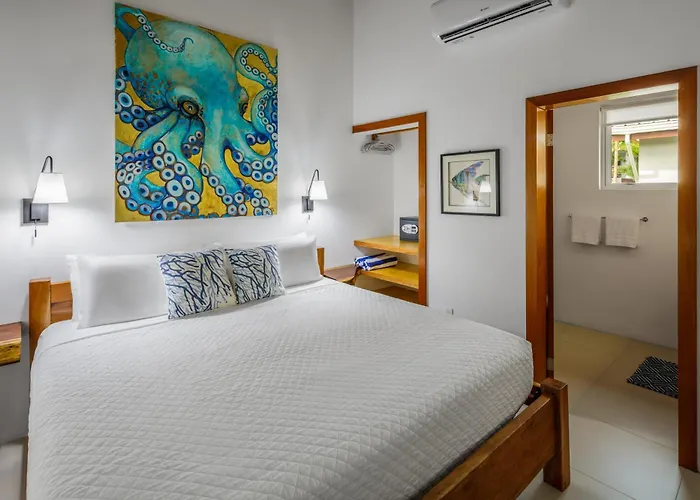 Weezie'S Ocean Front Hotel And Garden Cottages