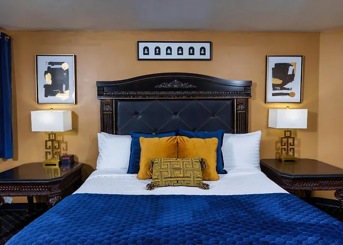 Hotel J Green Bay